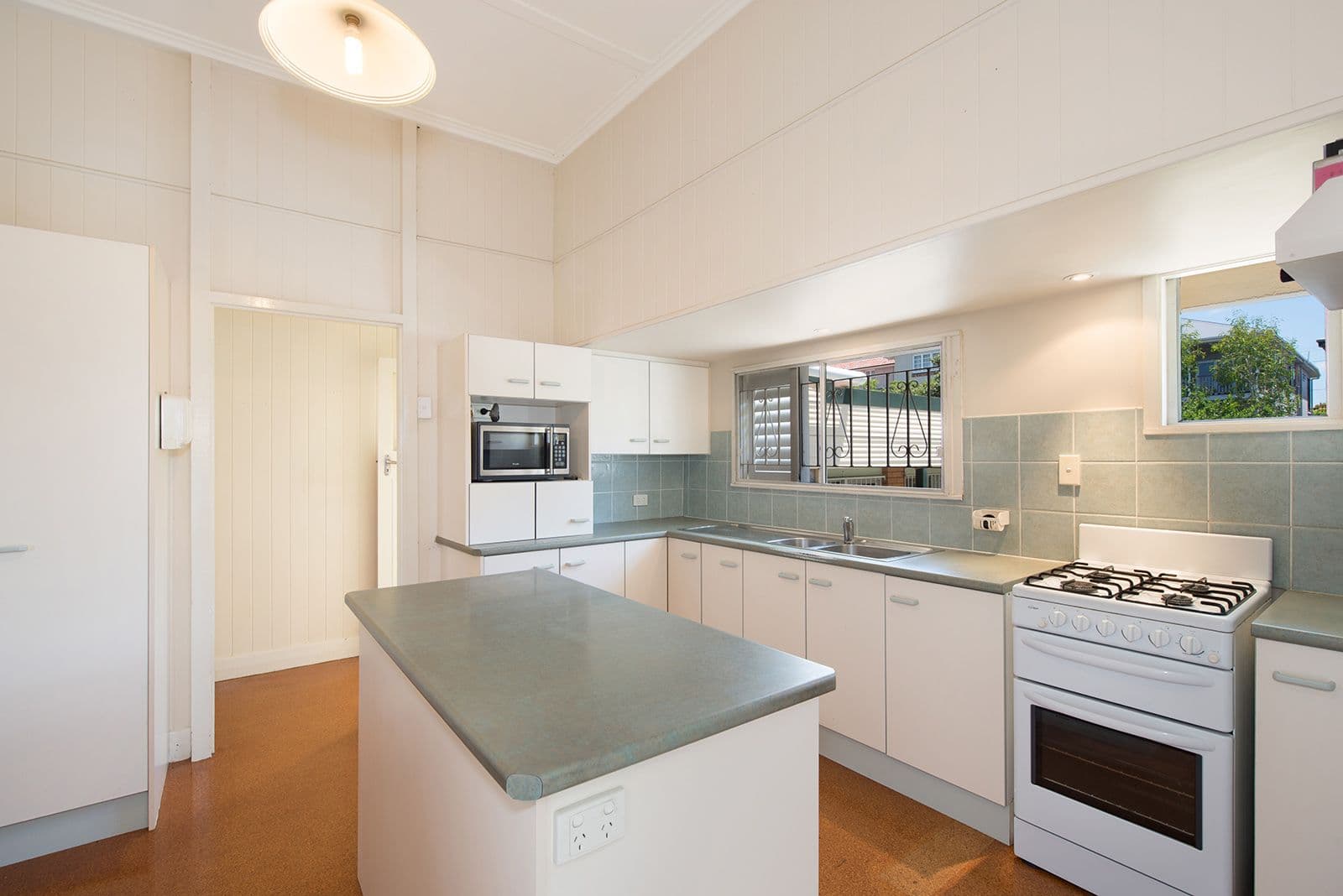 21 Araluen Street, Kedron QLD 4031, Kedron - Thumbnail 4