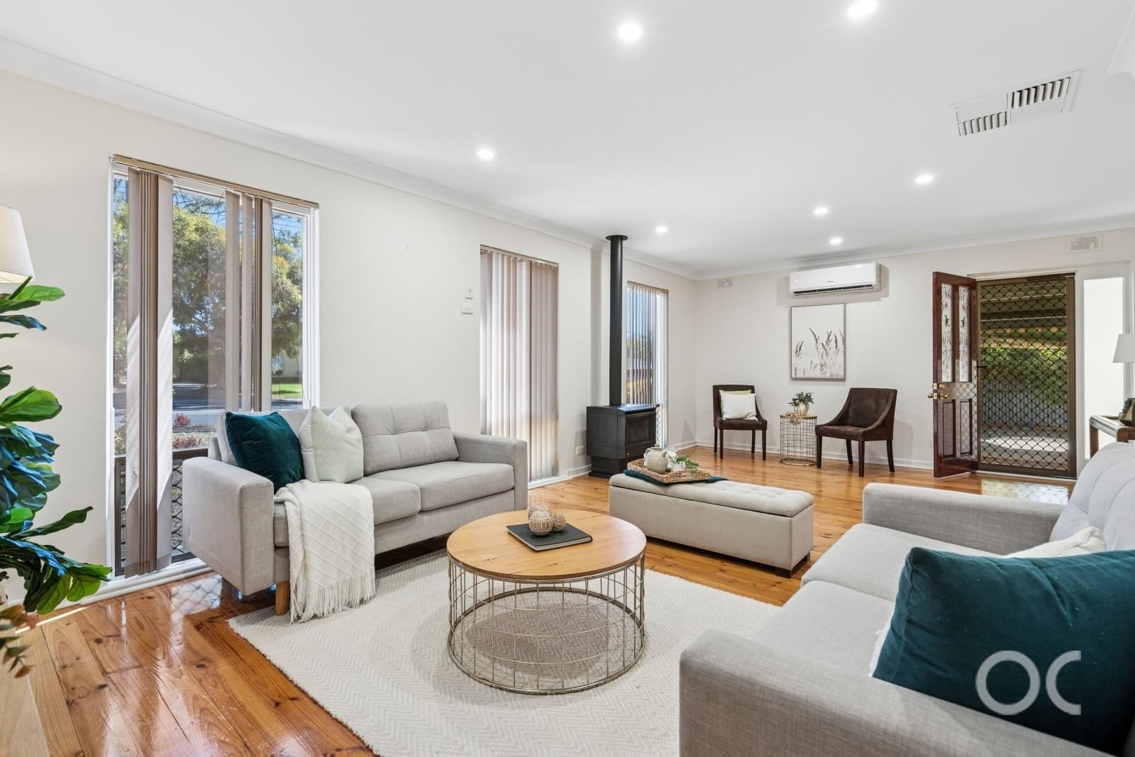 34 Collins Parade, Hackham - Thumbnail 3