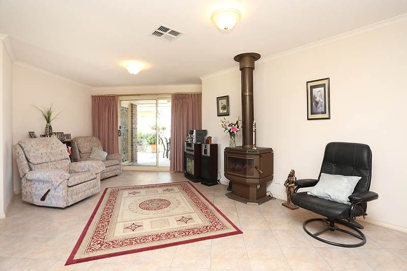 8 March Court, CLARE SA 5453, Clare - Thumbnail 4