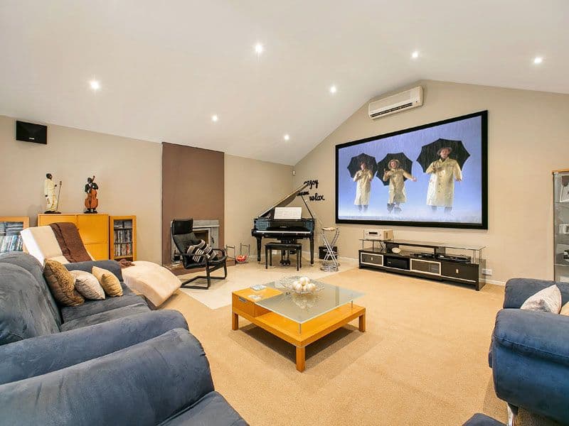 2 Wyndarra Crescent, DINGLEY VILLAGE VIC 3172, Dingley Village - Thumbnail 2