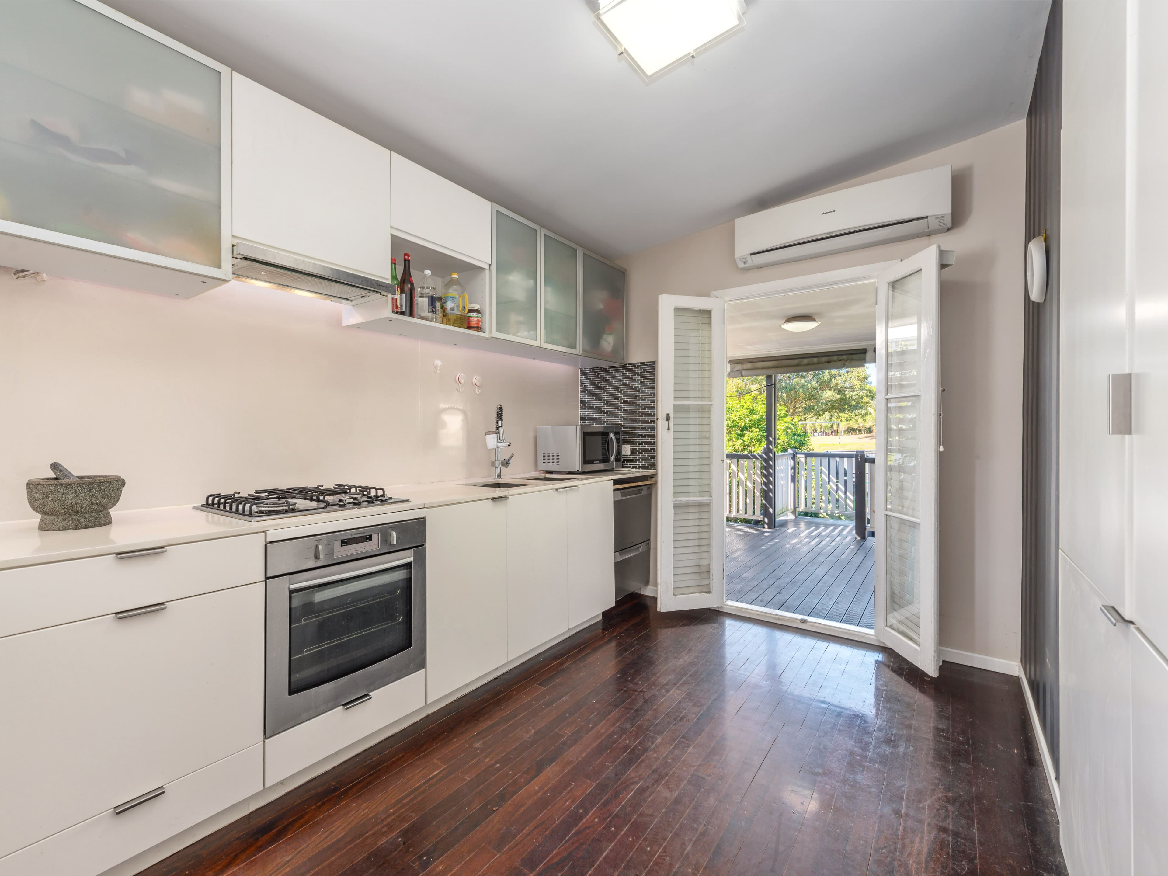 10 Asquith Street, Morningside QLD 4170, Morningside - Thumbnail 2
