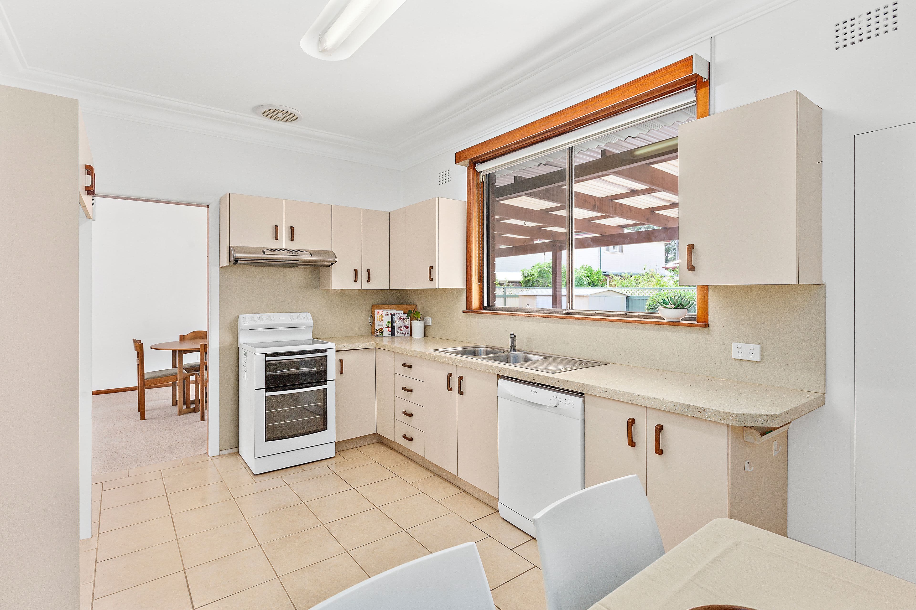 28 Moorefield Avenue, Kogarah - Thumbnail 4