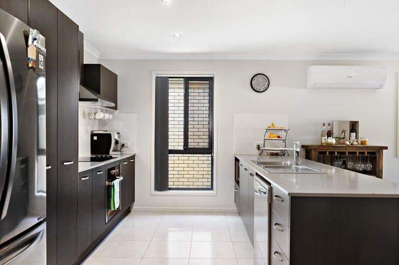 39 Creekview Court, Caboolture - Thumbnail 4