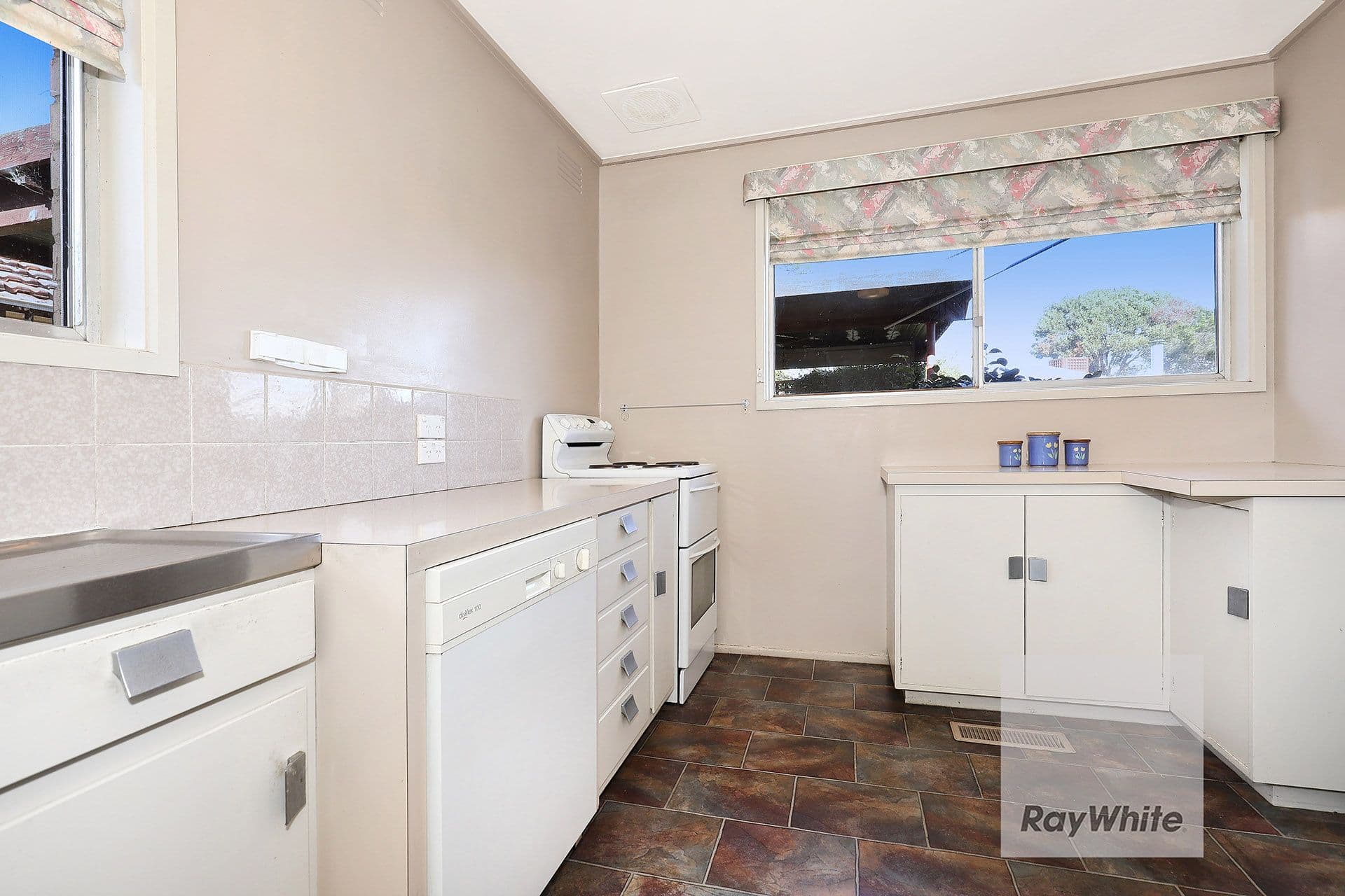 99 Taylor Drive, Gladstone Park VIC 3043, Gladstone Park - Thumbnail 7