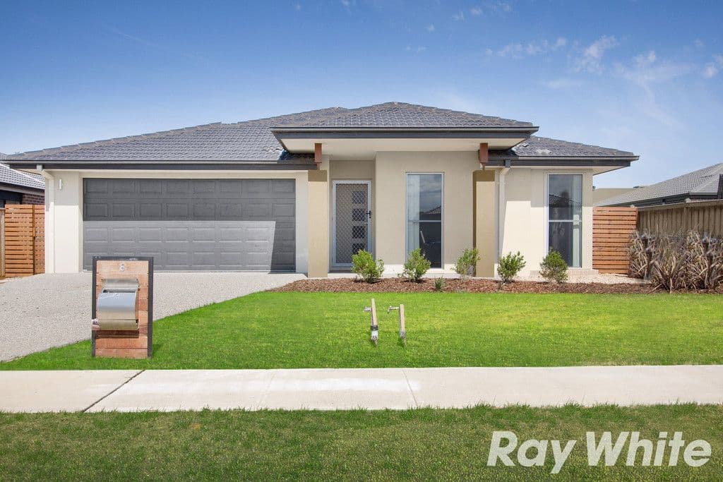 8 Naas Road, Clyde North VIC 3978, Clyde North - Image 1