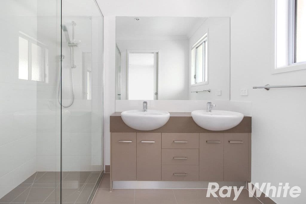 8 Naas Road, Clyde North VIC 3978, Clyde North - Thumbnail 7