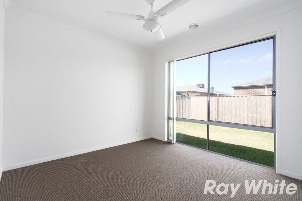 8 Naas Road, Clyde North VIC 3978, Clyde North - Thumbnail 8