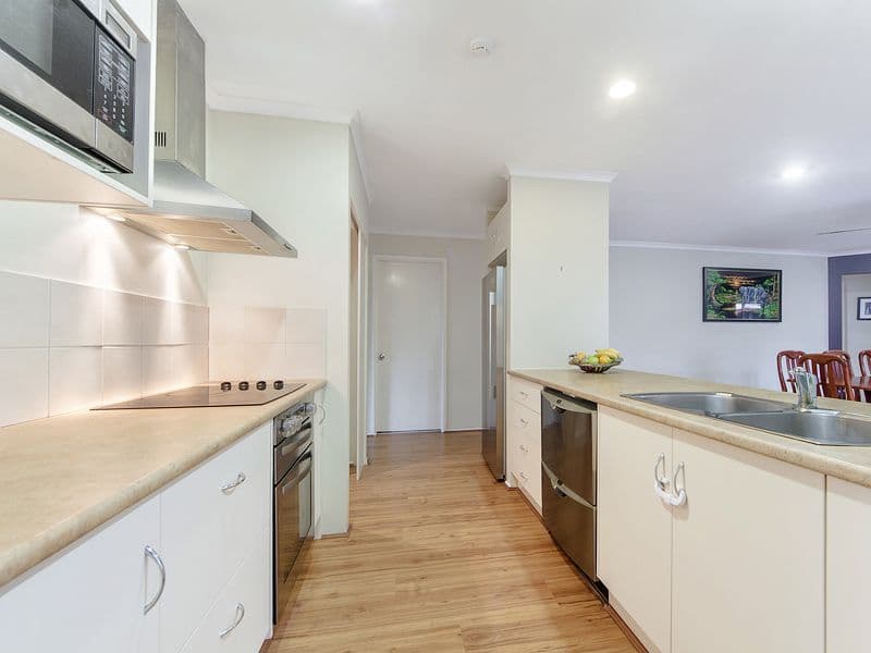 32 Merridown Drive, Merrimac QLD 4226, Merrimac - Thumbnail 7