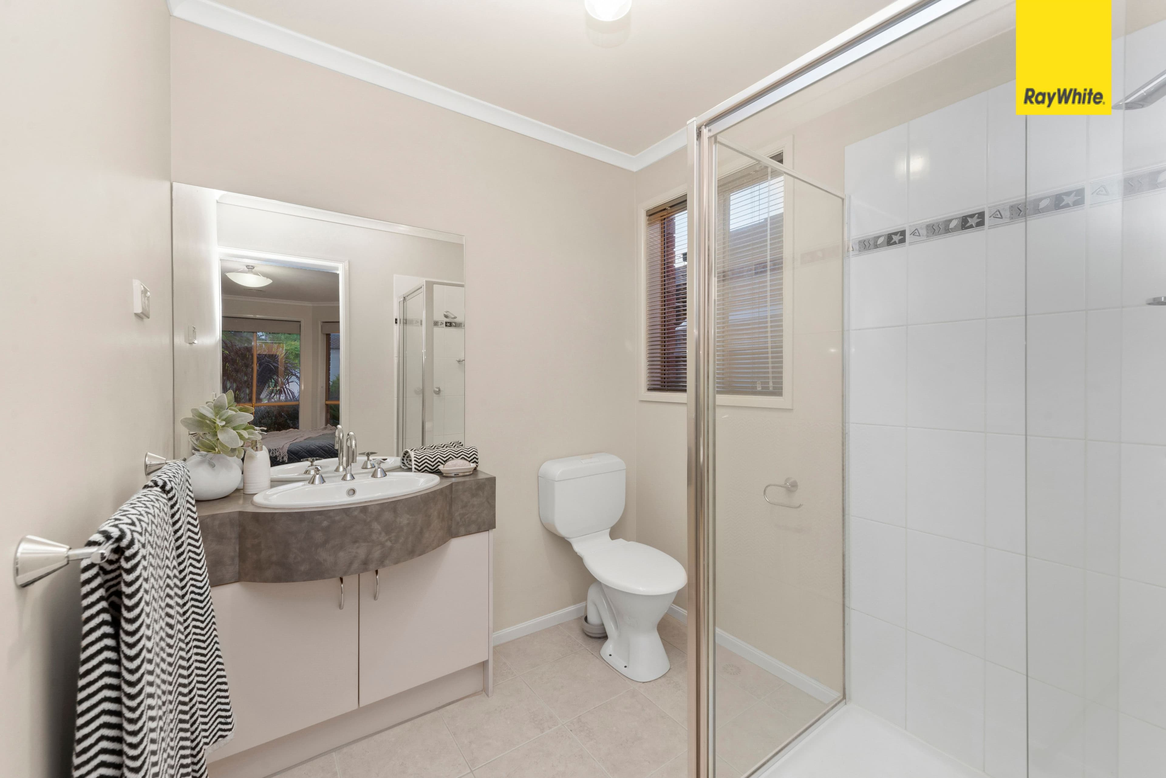 19 Pyrmont Terrace, Taylors Hill VIC 3037, Taylors Hill - Thumbnail 4