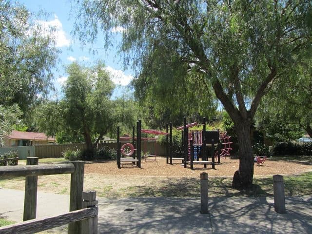 13 Mulga Place, West Albury - Thumbnail 3