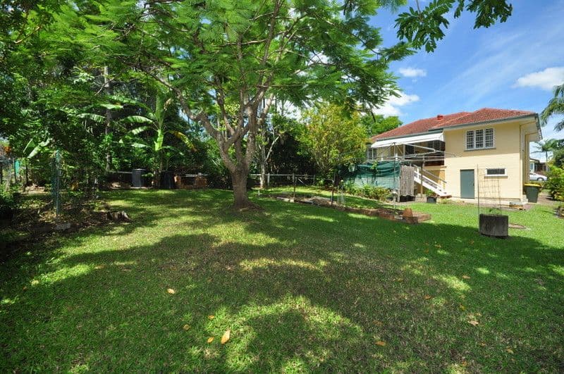 17 Cain Street, EVERTON PARK QLD 4053, Everton Park - Thumbnail 2