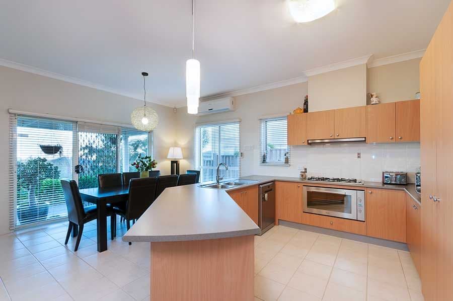 15 Parkside Rise, Craigieburn VIC 3064, Craigieburn - Thumbnail 2
