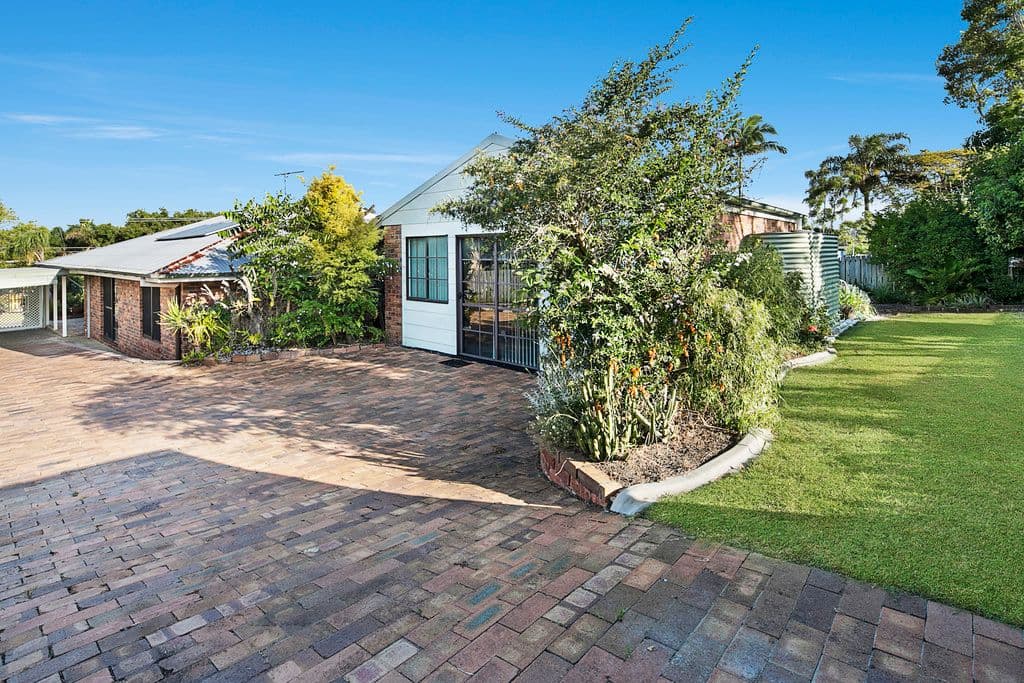 23 Hardwick Street, Wynnum West QLD 4178, Wynnum West - Thumbnail 2