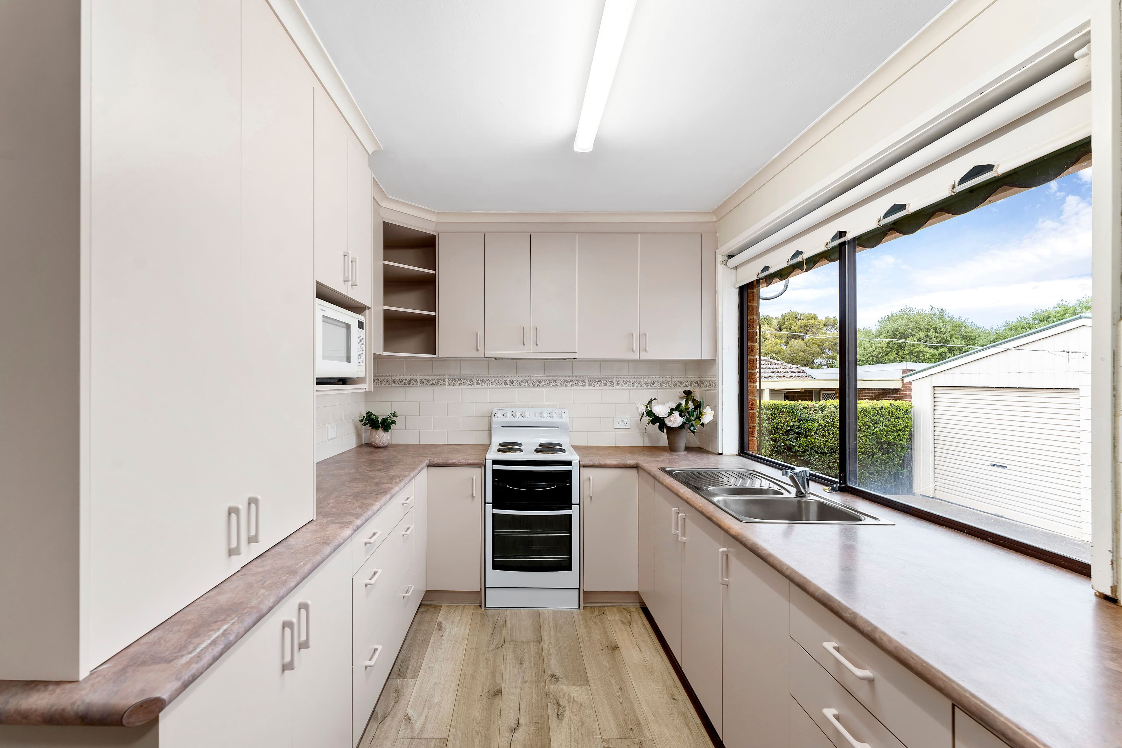 29 Ruthven Street, Sunbury VIC 3429, Sunbury - Thumbnail 3
