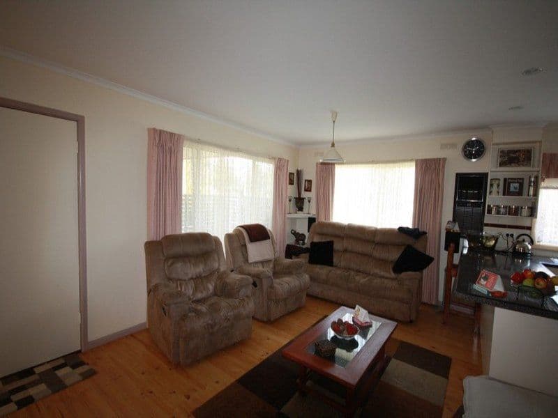 18 Baynes Street, ROCHESTER VIC 3561, Rochester - Thumbnail 6