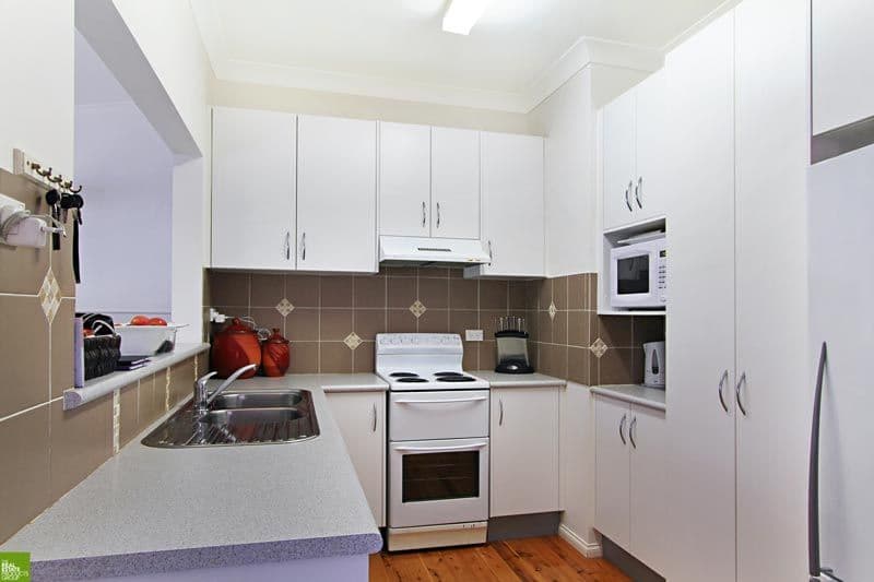 9 McGregor Avenue, BARRACK HEIGHTS NSW 2528, Barrack Heights - Thumbnail 2