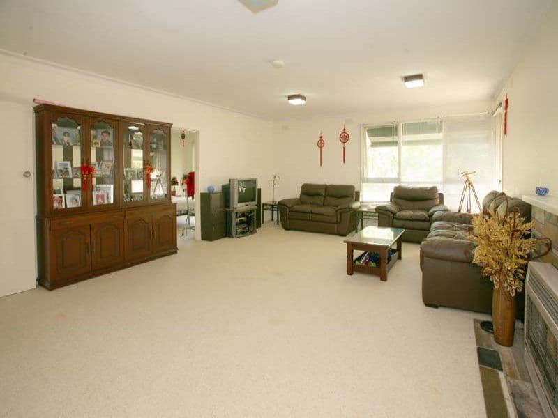 10 Kinnoull Grove, GLEN WAVERLEY VIC 3150, Glen Waverley - Thumbnail 2