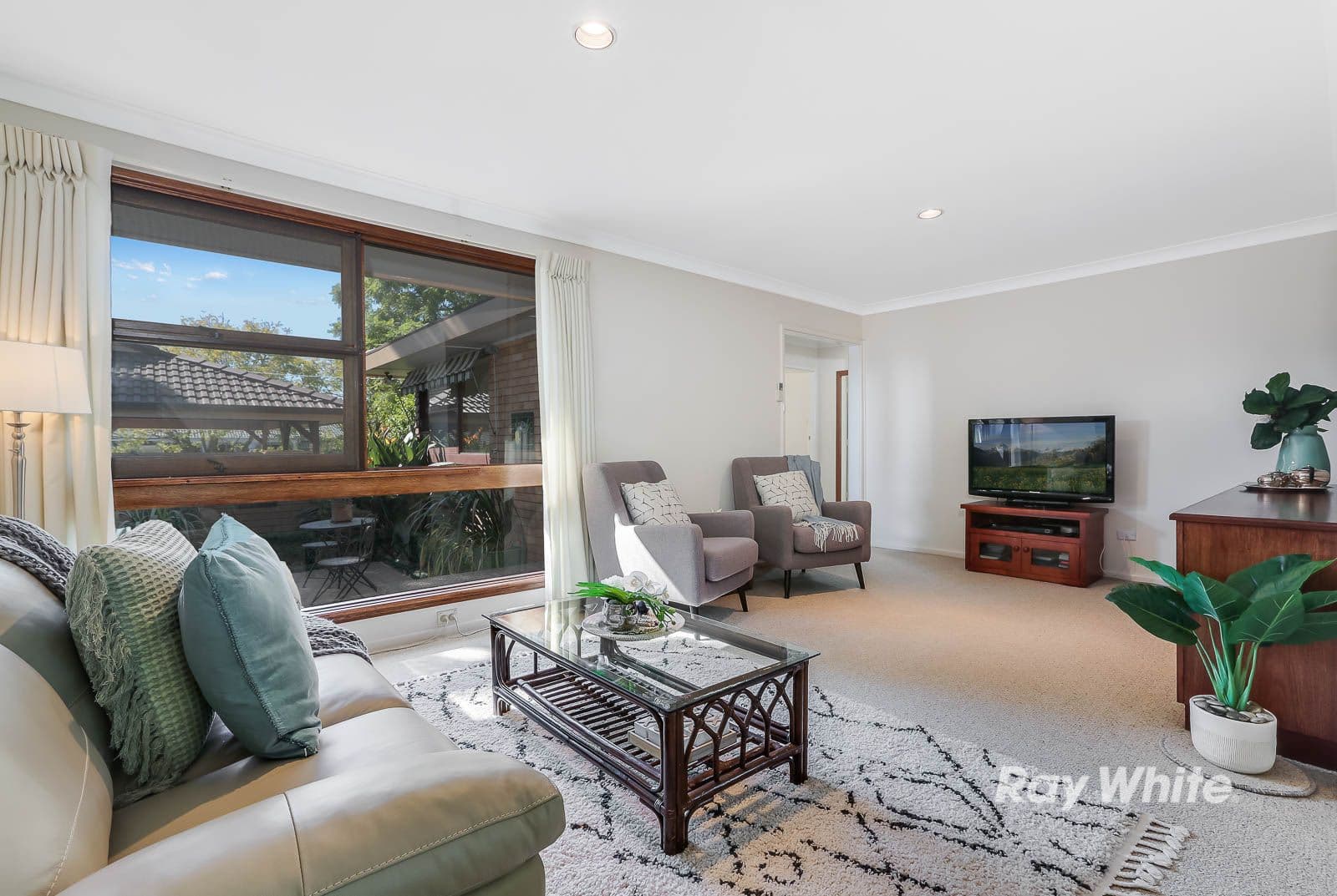 4 Roseneath Place, Baulkham Hills - Thumbnail 2