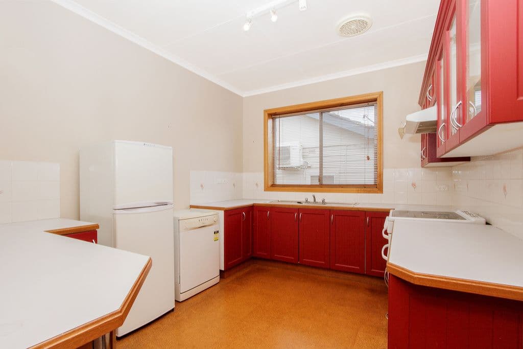 122 Clinton Street, Goulburn - Thumbnail 2