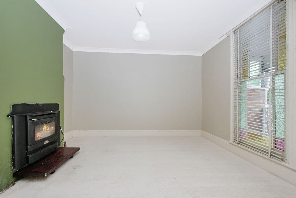 122 Clinton Street, Goulburn - Thumbnail 3