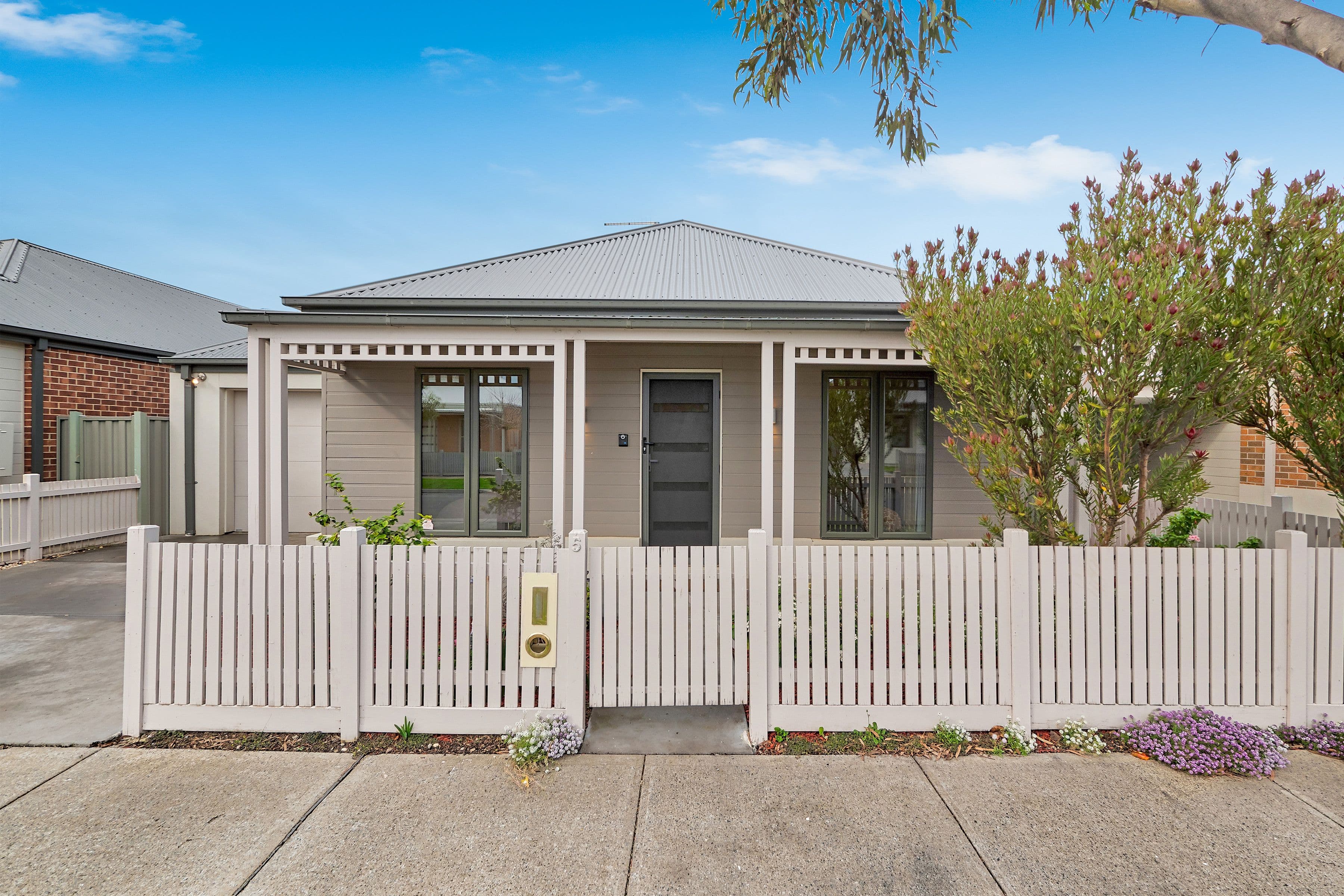 5 Daws Street, Cranbourne East VIC 3977, Cranbourne East - Image 1