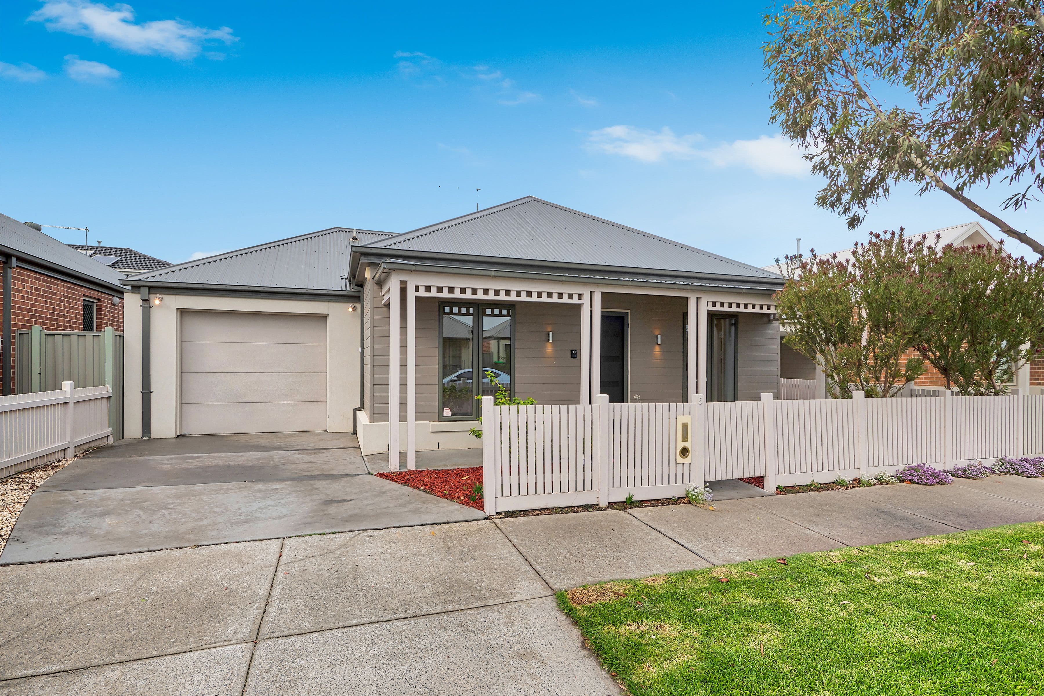 5 Daws Street, Cranbourne East VIC 3977, Cranbourne East - Thumbnail 2
