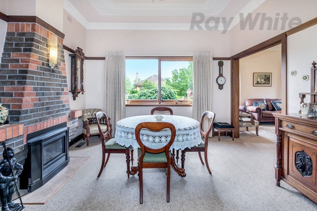 11 Brawn Avenue, Lake Wendouree VIC 3350, Lake Wendouree - Thumbnail 3