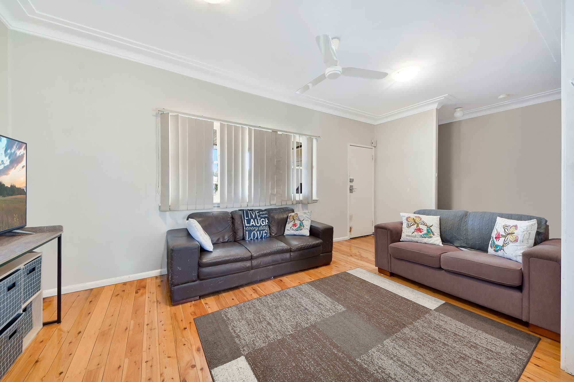 73 Desborough Road, Colyton - Thumbnail 3