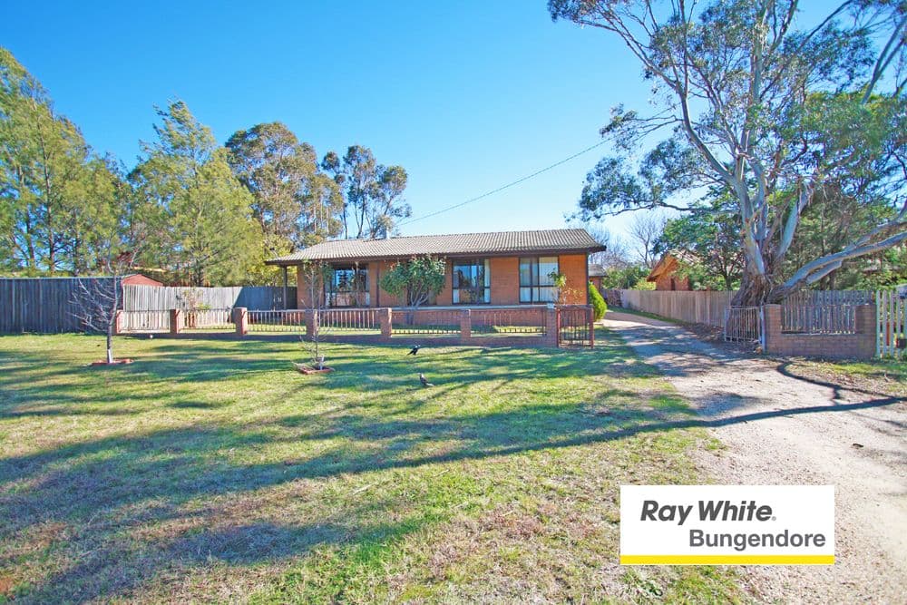 17 Duralla Street, Bungendore - Image 1