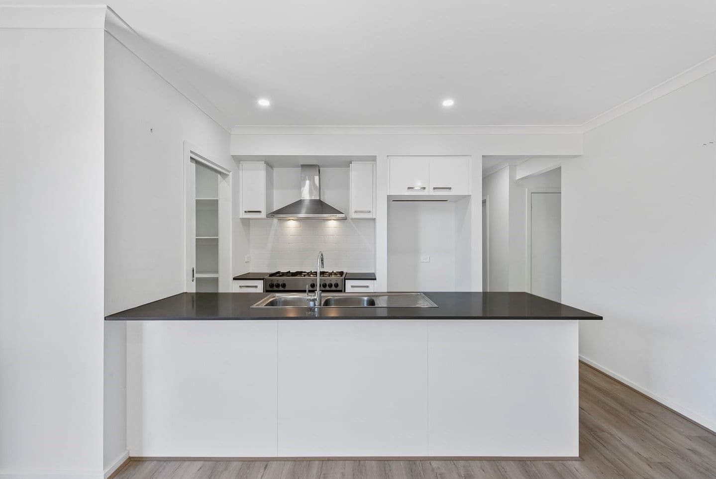 10 Gilfillan Circuit, THORNHILL PARK VIC 3335, Thornhill Park - Thumbnail 2