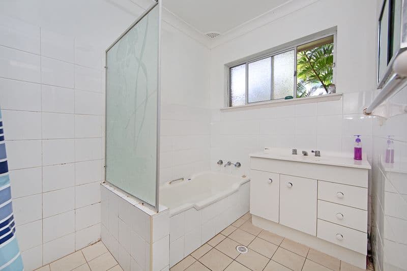 2 Tasman Avenue, Killarney Vale NSW 2261, Killarney Vale - Thumbnail 2