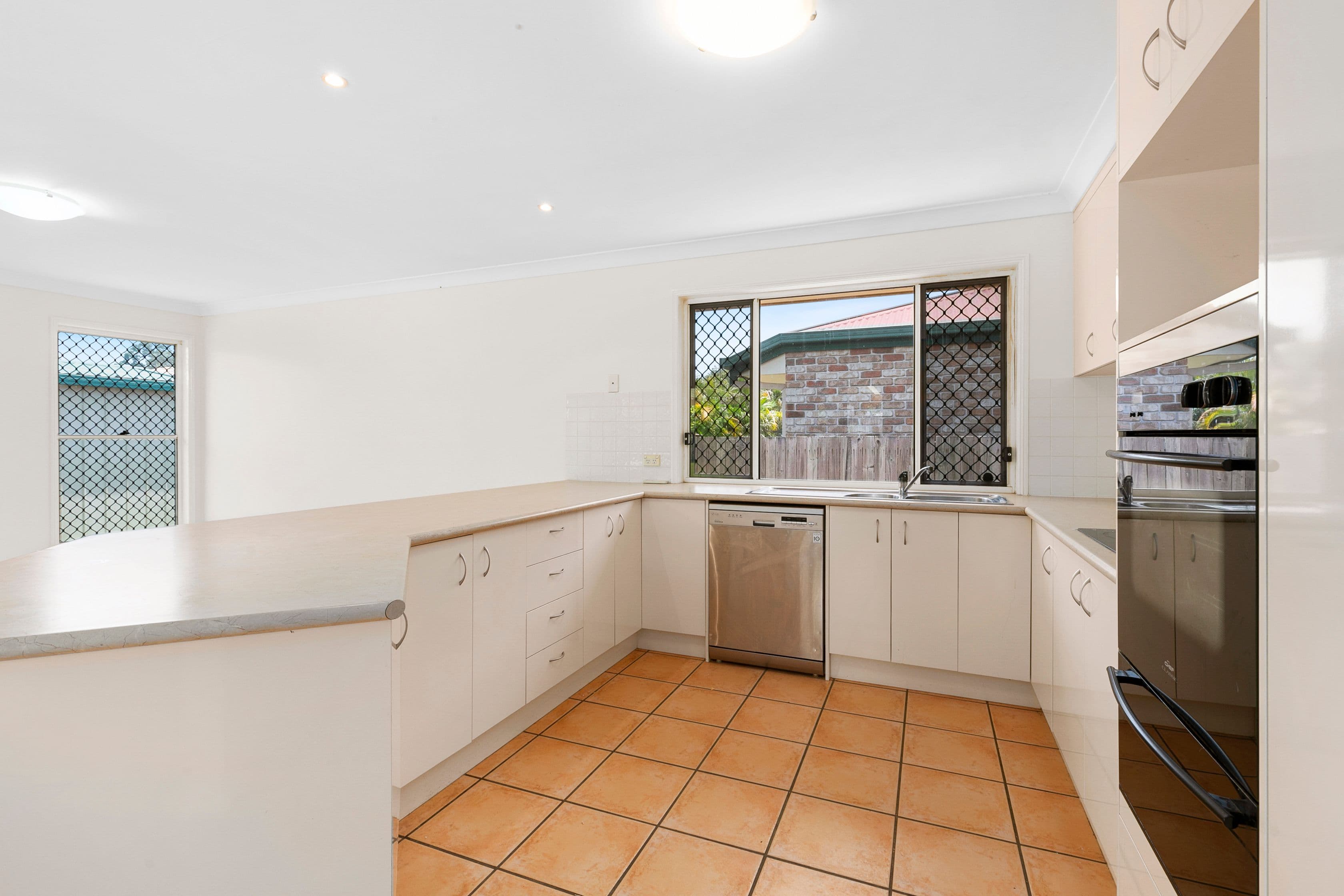 3 Parkgrove Street, Birkdale QLD 4159, Birkdale - Thumbnail 2