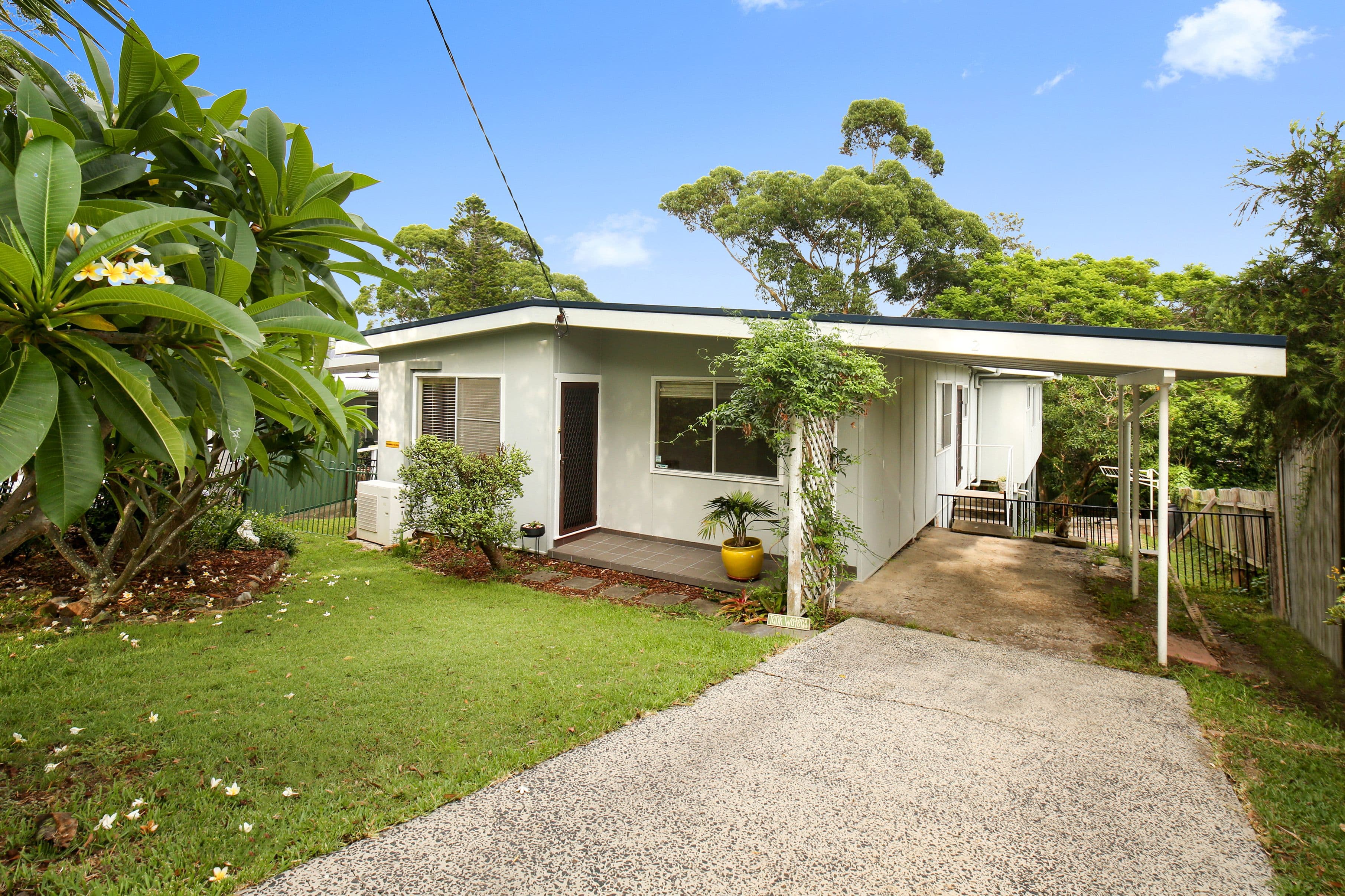 10 Julie Street, Saratoga - Thumbnail 2