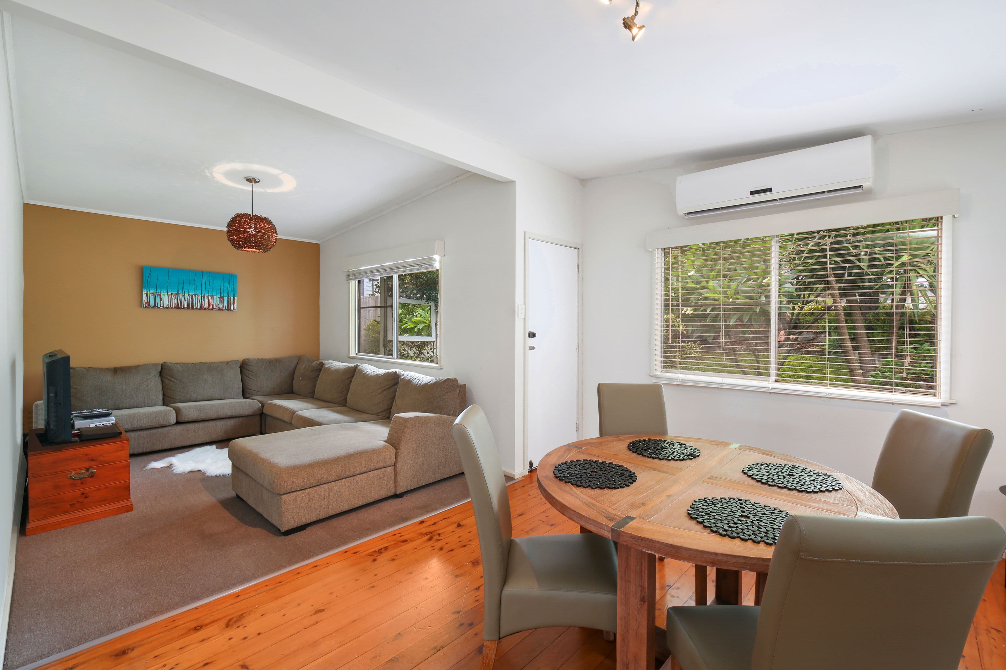 10 Julie Street, Saratoga - Thumbnail 4