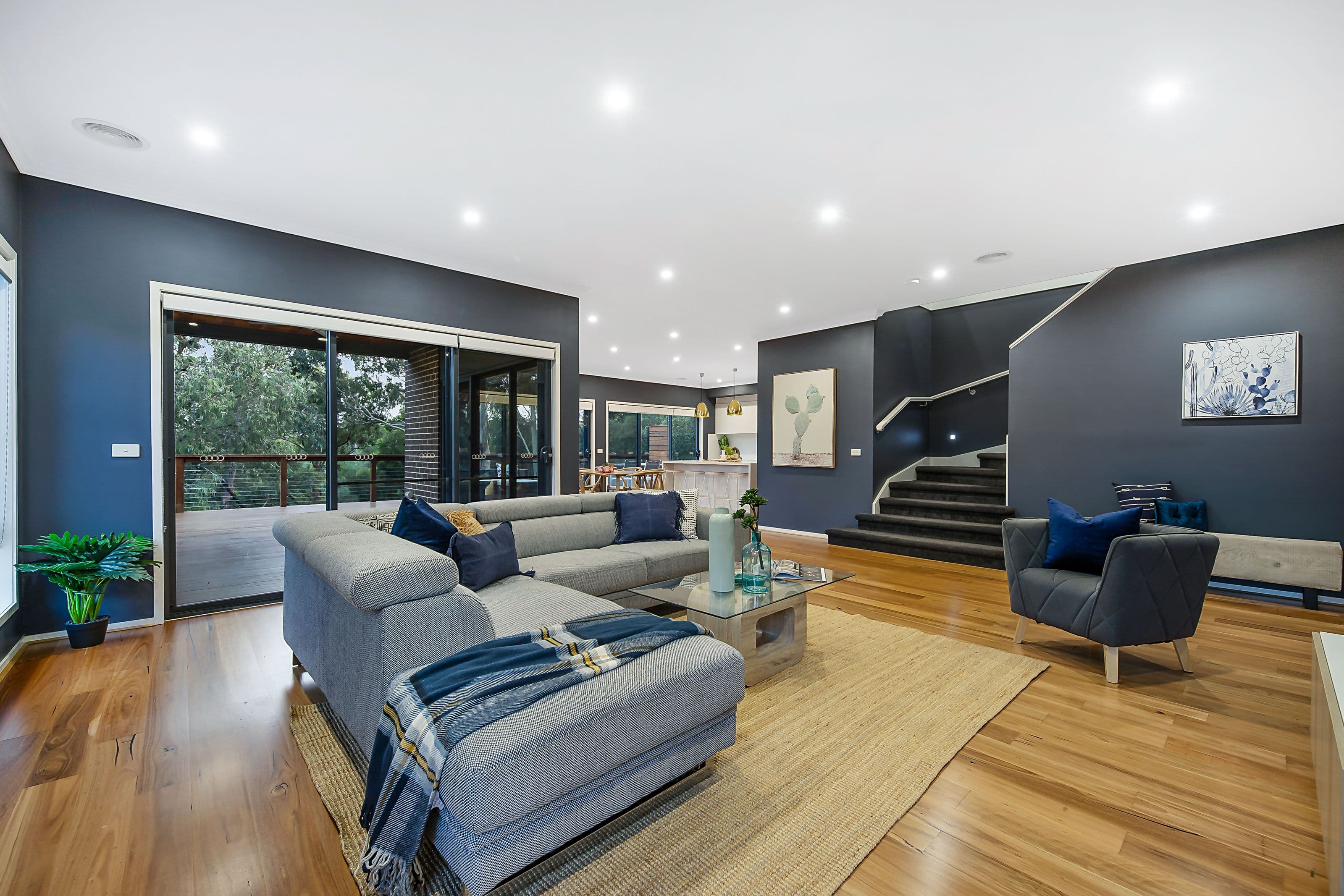10 Warren Court, Mount Waverley VIC 3149, Mount Waverley - Thumbnail 2