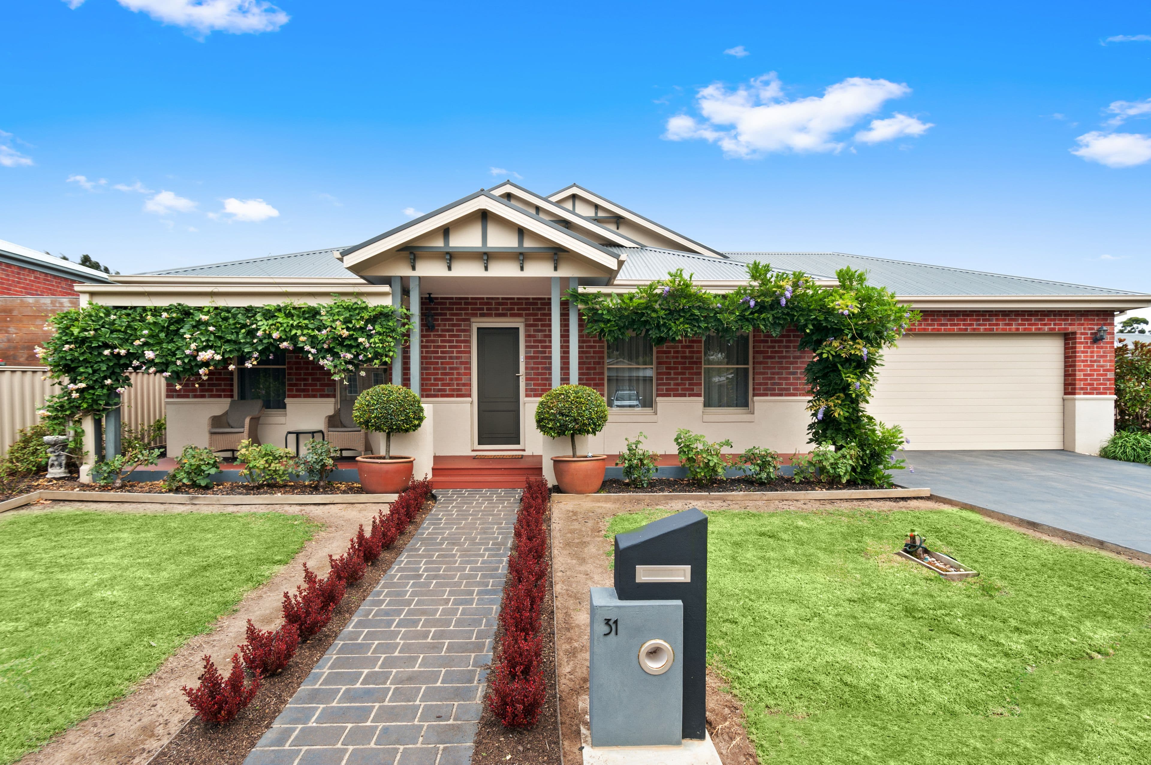 31 Valleyview Grove, Drouin VIC 3818, Drouin - Image 1