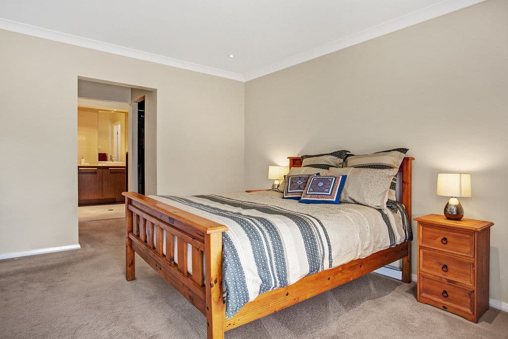 27 Kelly Circle, Rutherford NSW 2320, Rutherford - Thumbnail 7