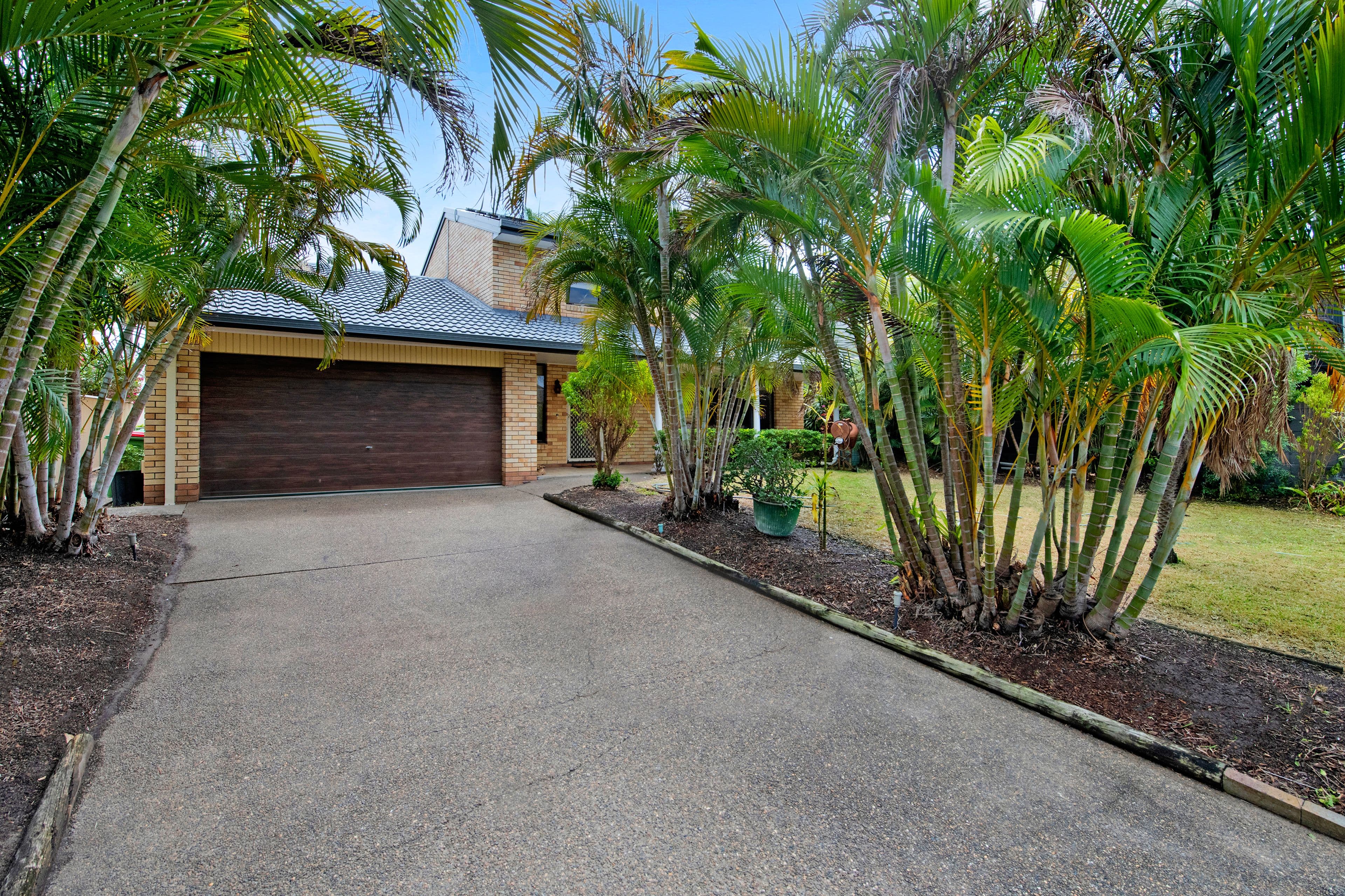 26 Welby Street, Broadbeach Waters QLD 4218, Broadbeach Waters - Thumbnail 2