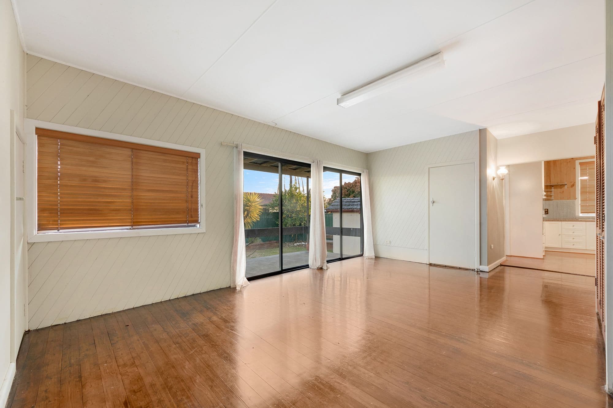 160 Harrow Road, Glenfield - Thumbnail 2