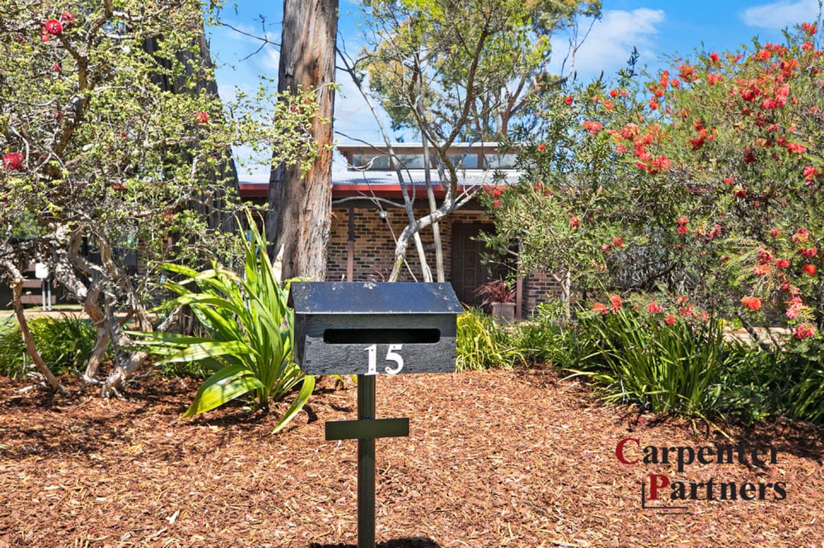 15 Eurelia Road, BUXTON, Buxton - Image 1