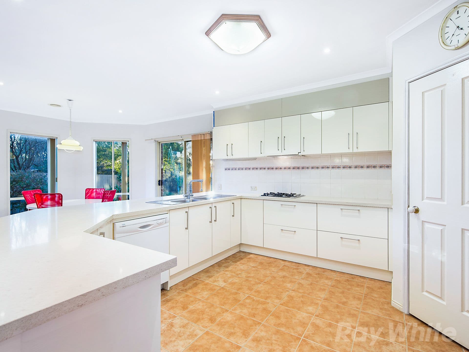 8 Thames Court, Mulgrave VIC 3170, Mulgrave - Thumbnail 3