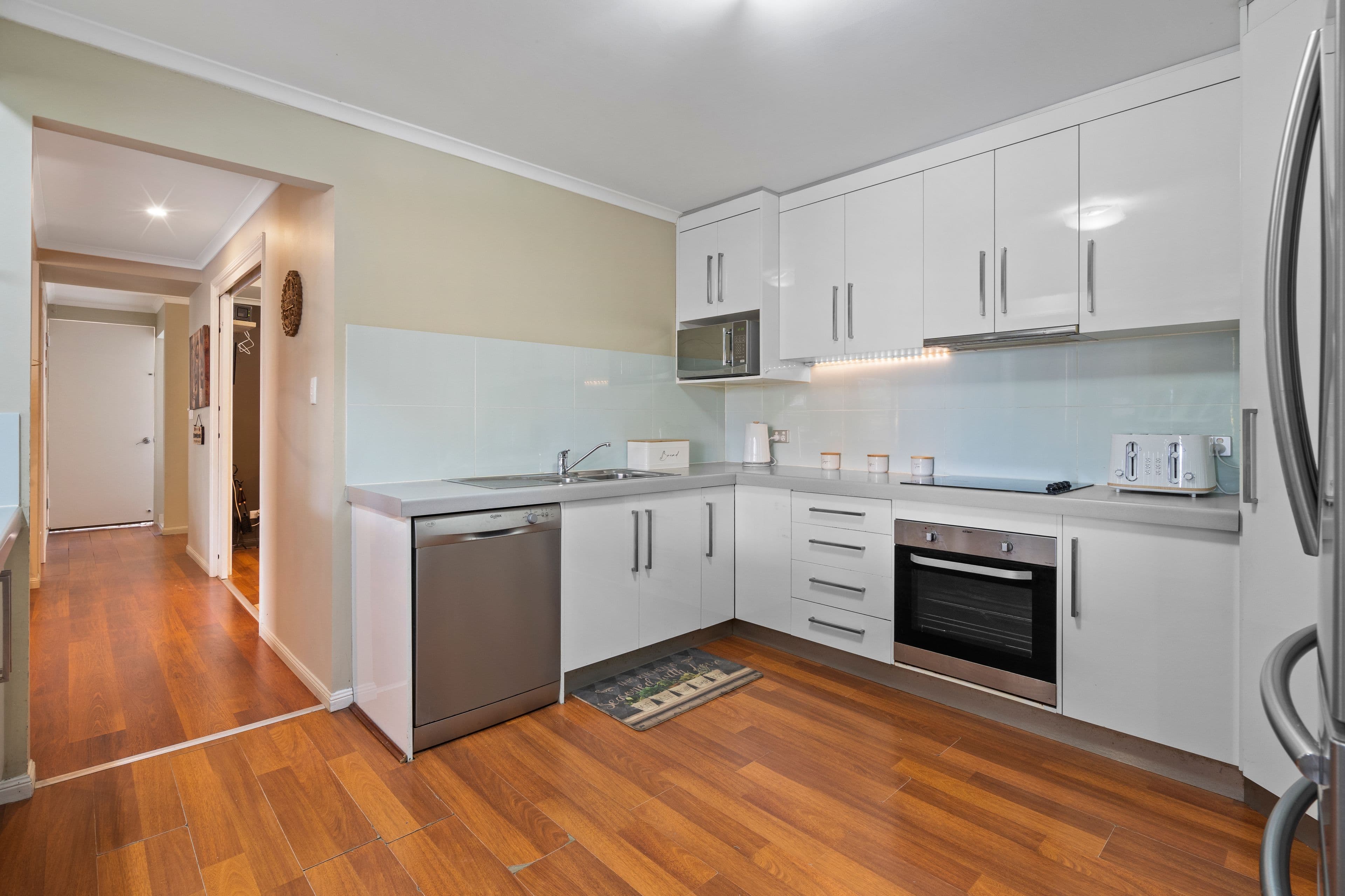 13 Winona Street, Shailer Park QLD 4128, Shailer Park - Thumbnail 7
