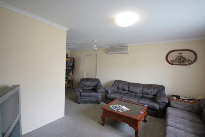 2 Jambi Court, TANAH MERAH QLD 4128, Tanah Merah - Thumbnail 3