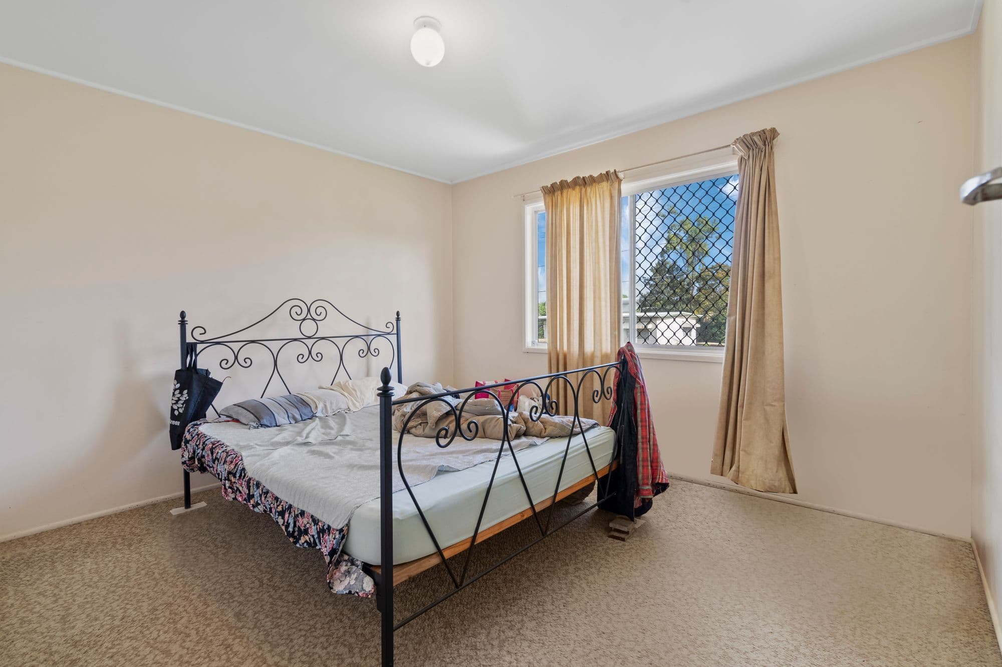 4 Whitey Street, Woodridge QLD 4114, Woodridge - Thumbnail 2