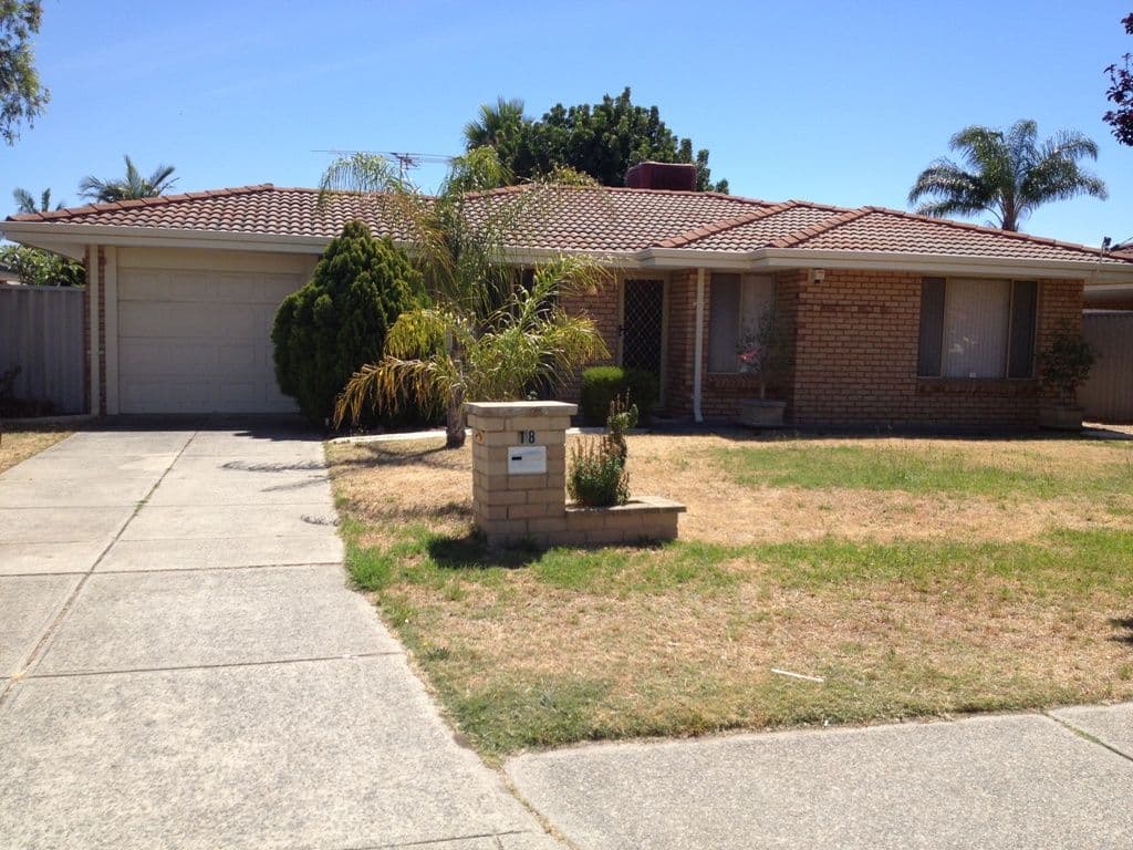 18 Murdoch Road, THORNLIE WA 6108, Thornlie - Image 1