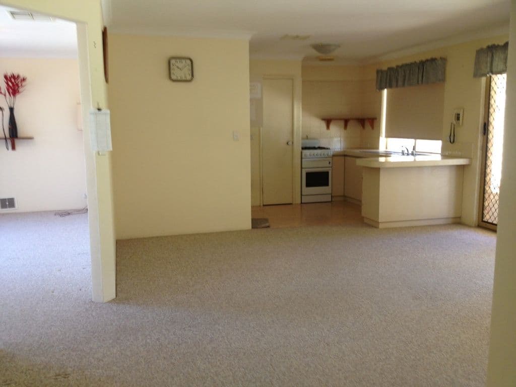 18 Murdoch Road, THORNLIE WA 6108, Thornlie - Thumbnail 2