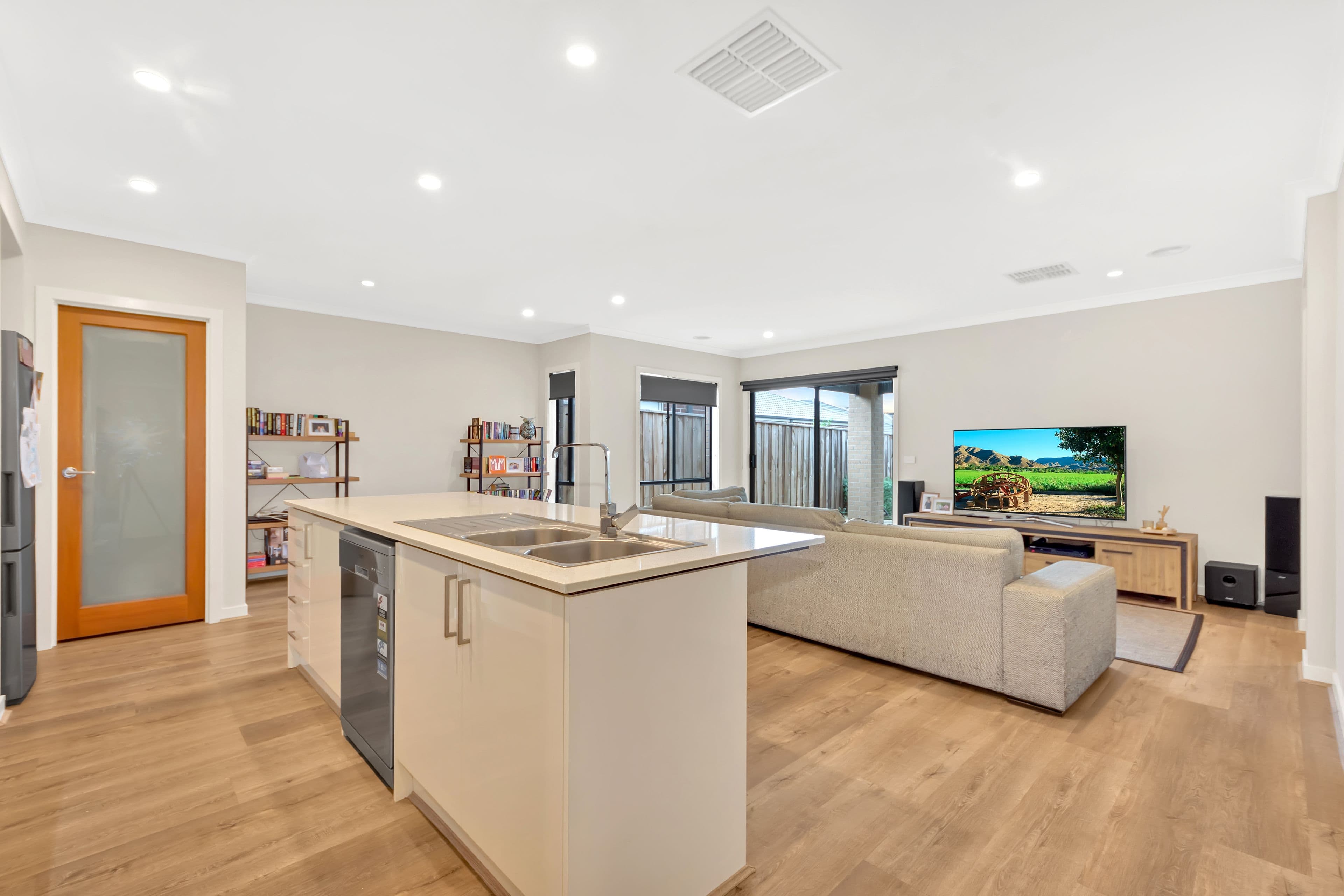 4 Fadaro Street, Kalkallo VIC 3064, Kalkallo - Thumbnail 3
