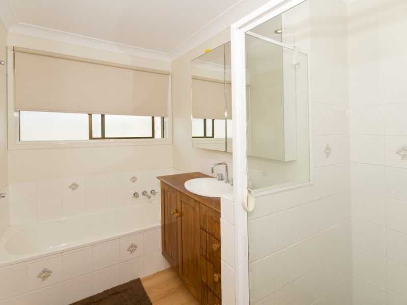 5 Amadeus Street, ELANORA QLD 4221, Elanora - Thumbnail 4