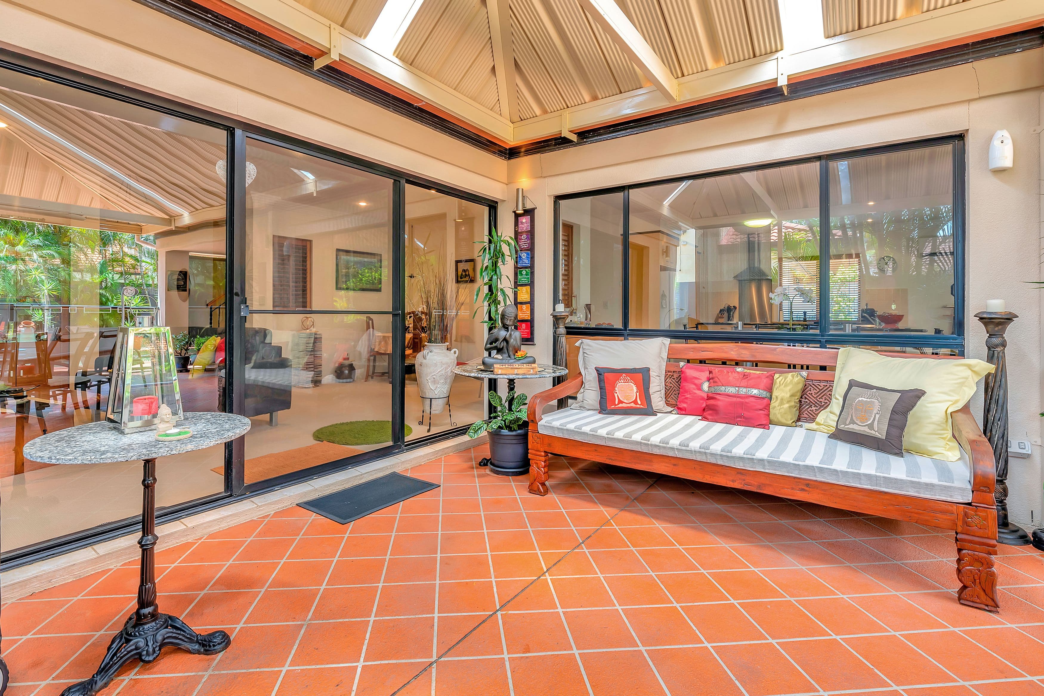 18 The Parade, Helensvale QLD 4212, Helensvale - Thumbnail 4