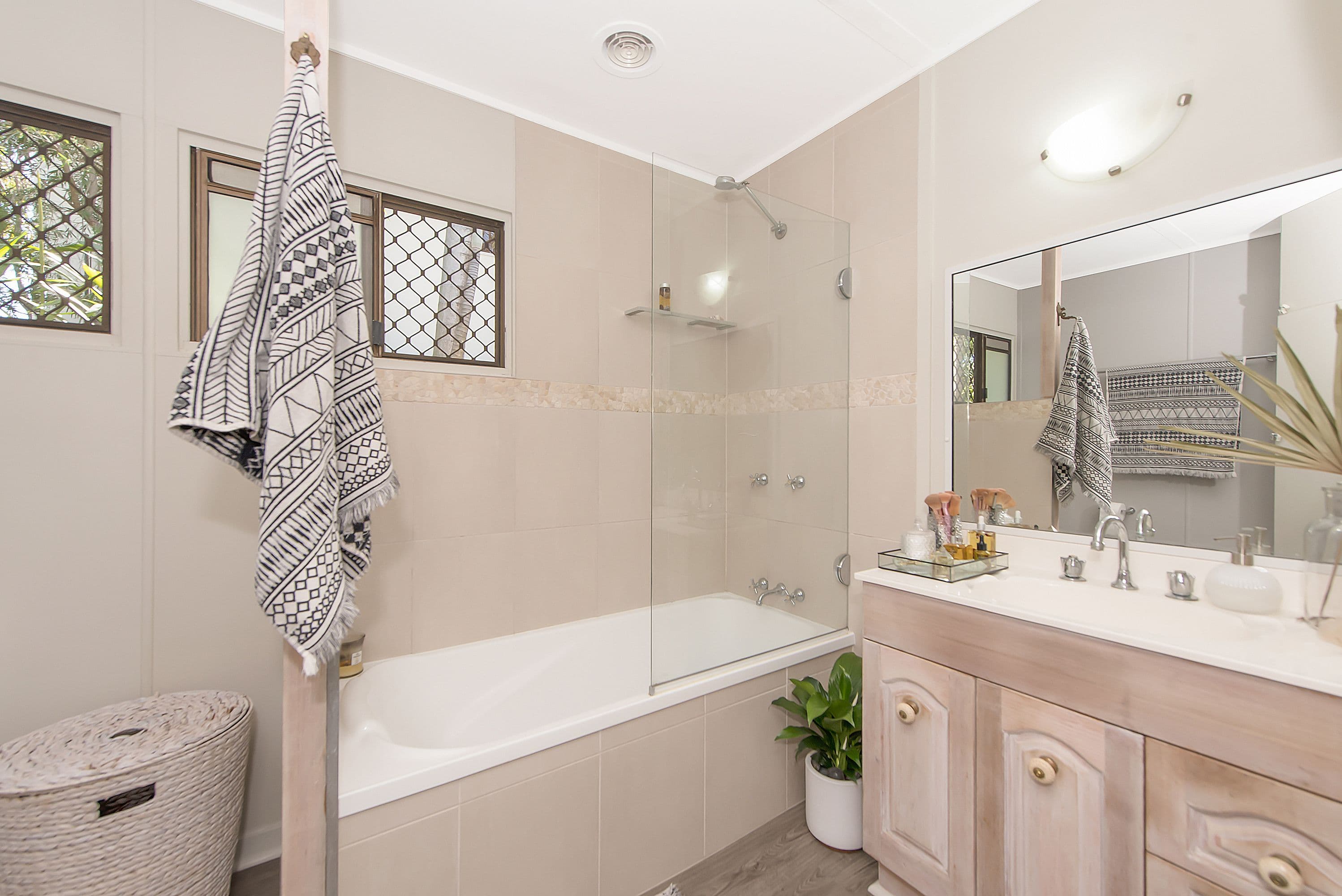 14 Garnet Street, Kelso QLD 4815, Kelso - Thumbnail 7